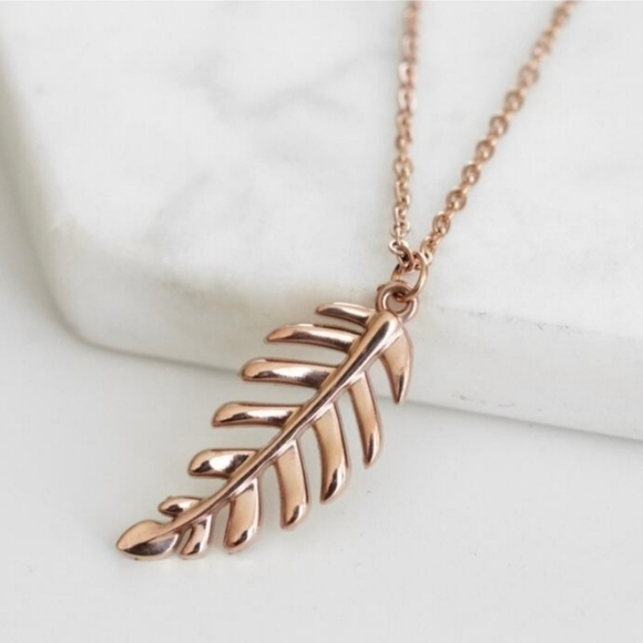 KINSLEY ARMELLE NWT GODDESS COLLECTION ROSE GOLD LAUREL LEAF DROP NECKLACE 18" - Picture 3 of 5